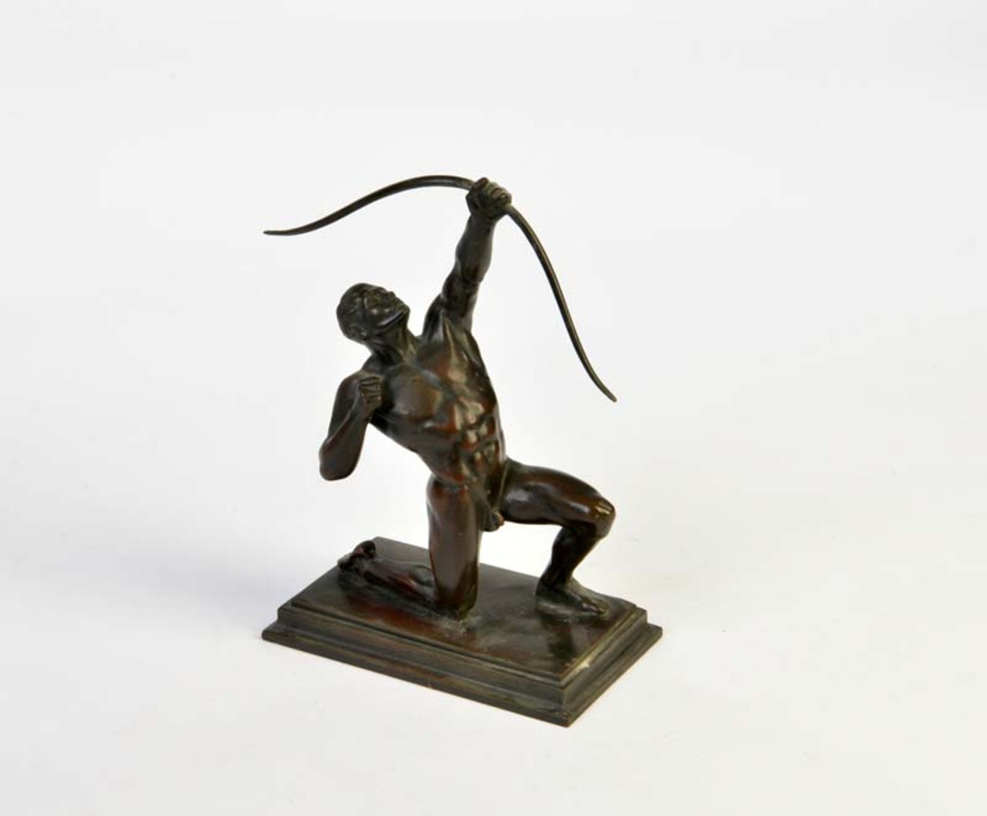 Bronze, Knieender Bogenschütze, 23 cm, Felix Kupsch Berlin, Pfeil + Leine fehlenBronze, Kneeling