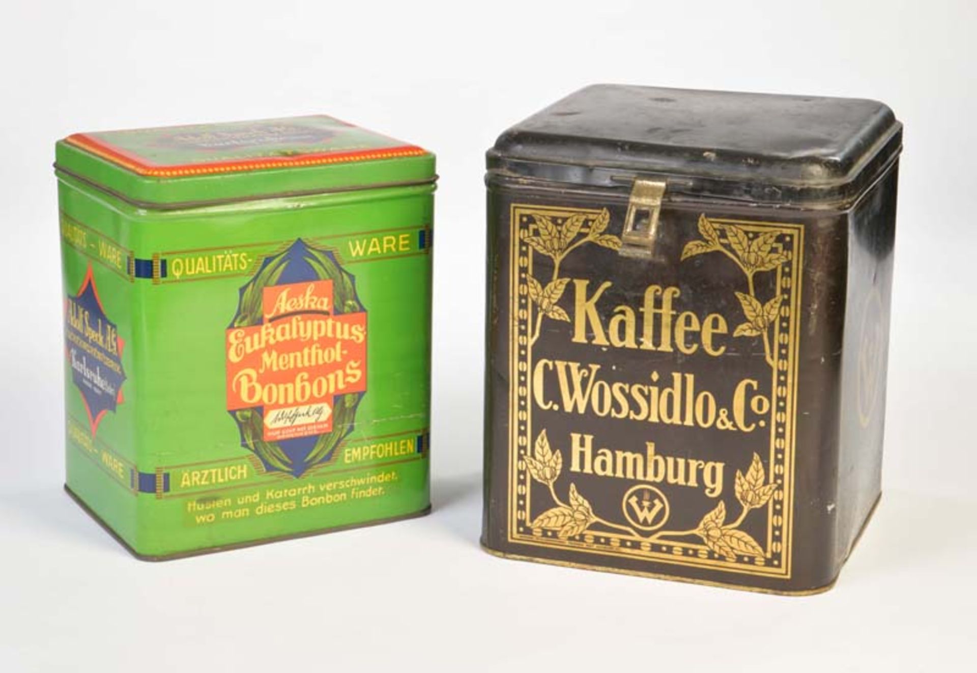 2 Blechdosen "Aeska Menthol Bonbons" + "Wossidlo & Co Kaffee", Germany VK, 27-30 cm, Z 2-32 Tin Cans