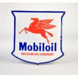 Emailleschild "Mobiloil" Vacuum Oil Company, 48x49 cm, rechter Rand farblich ausgebessert, sonst