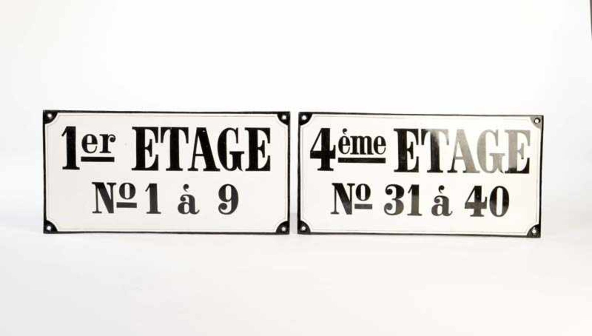 2 Emailleschilder "1er Etage" + "4eme Etage", 18x31 cm, Z 12 Enamel Signs "1er Etage" + "4eme