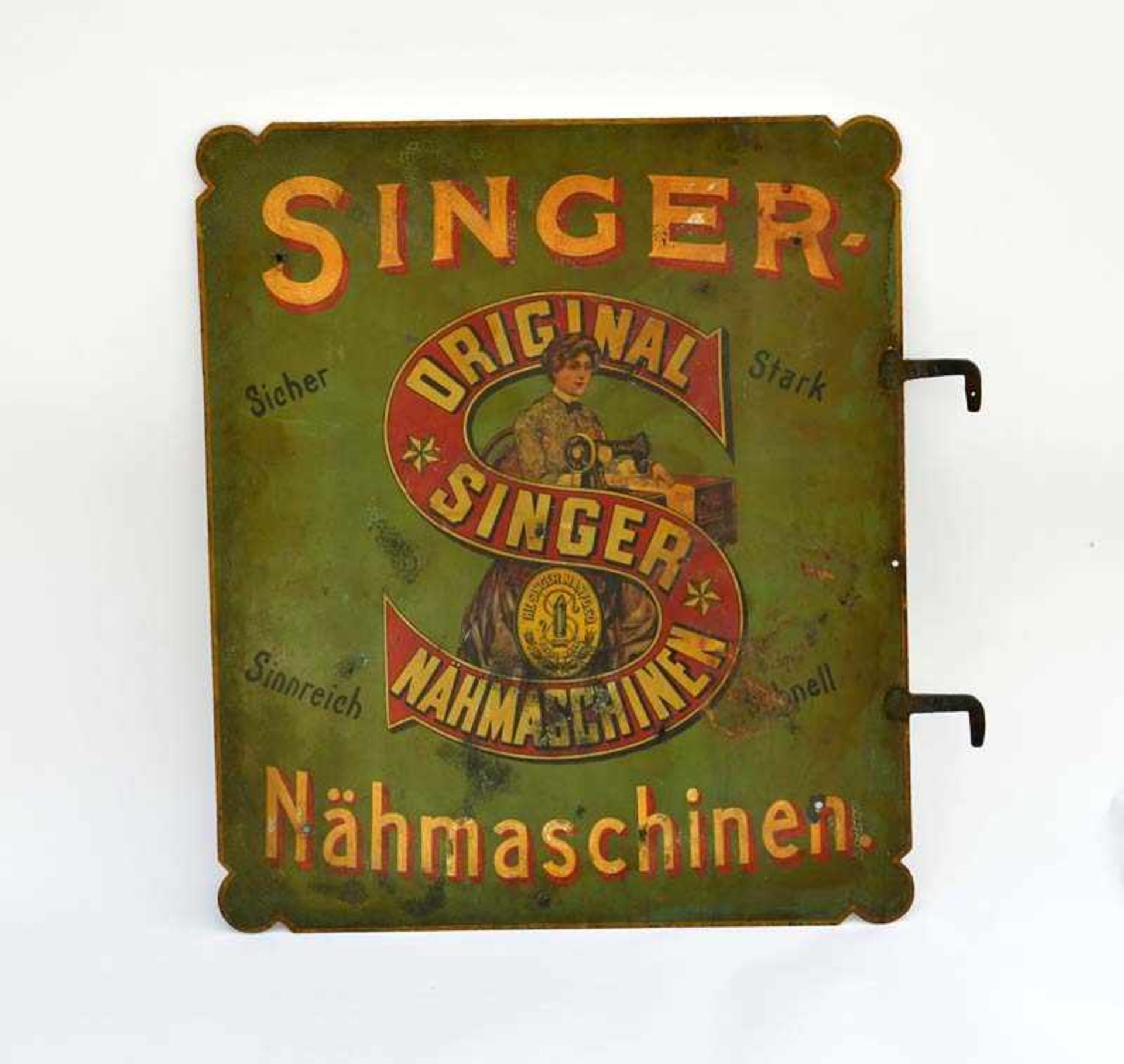 Blechschild "Singer Nähmachinen" um 1880, 67x73 cm, LM, mit 2 Halterungen, beidseitig lithografiert,