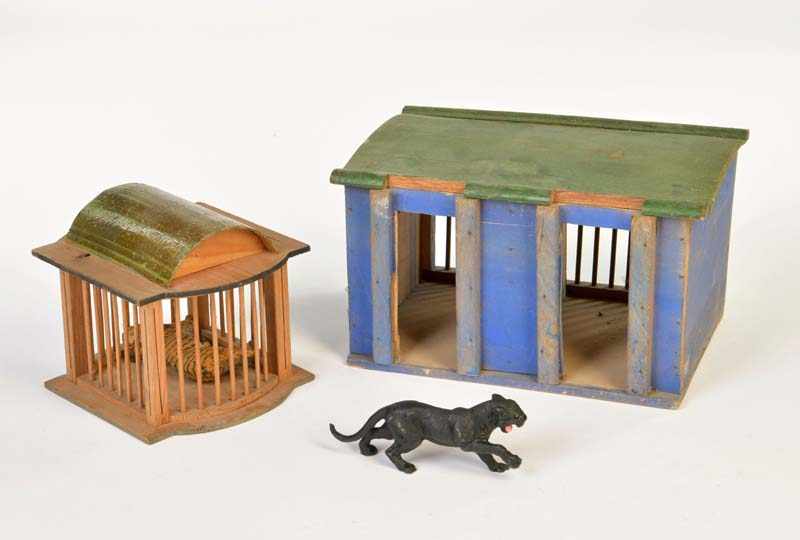 2 Wooden Enclosures with black Panther + Tiger, slide doors missing (1x), dusty2 Holz Gehege mit