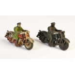 Hubley, 2 Motorbikes, cast iron, traces of ageHubley, 2 Motorräder, 16 cm, Guss, Altersspuren- - -