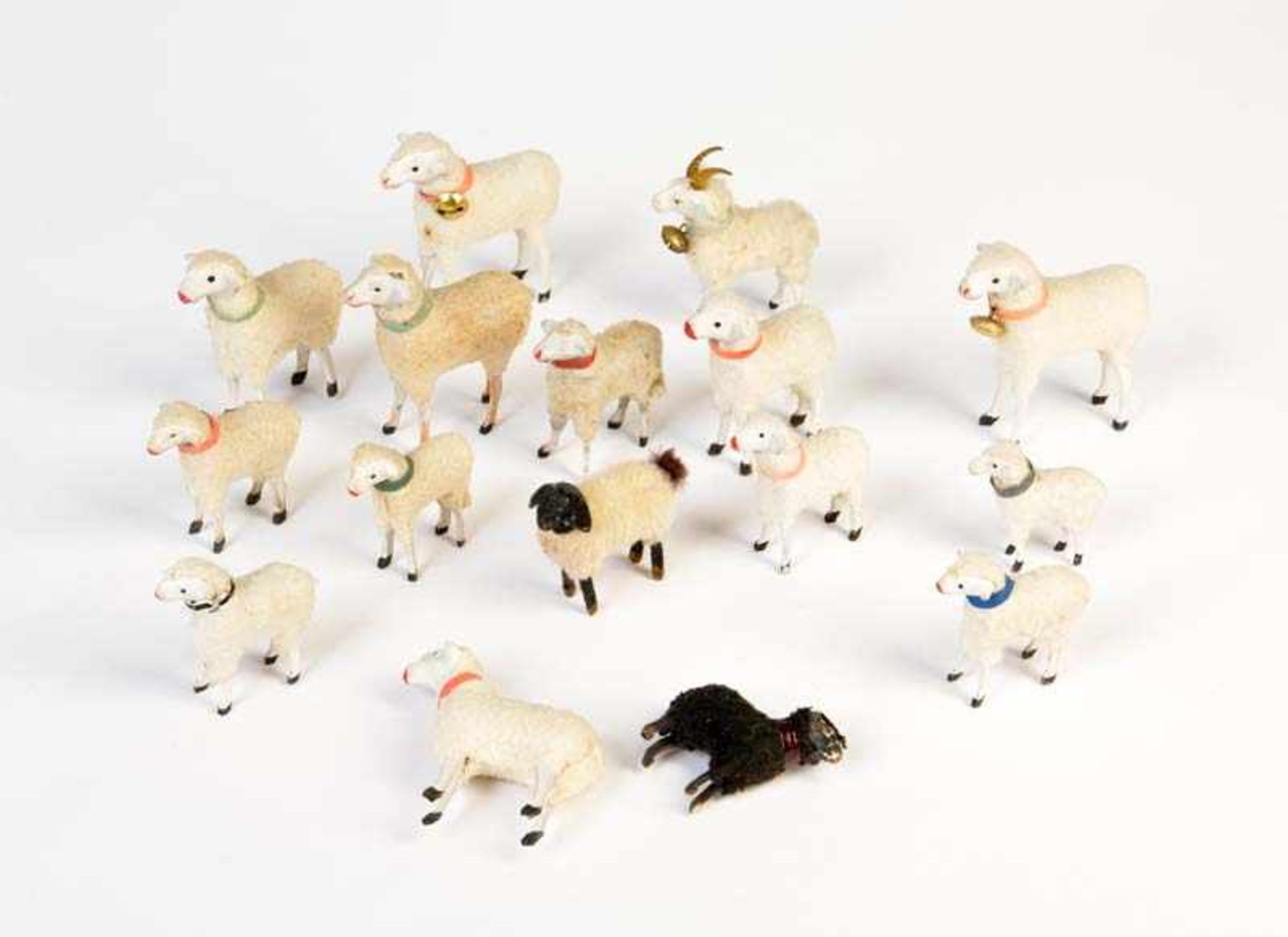 16 Sheeps, Germany pw, wood + wool, hand made, C 116 Schafe, Germany VK, 5-8 cm, Holz + Wolle,