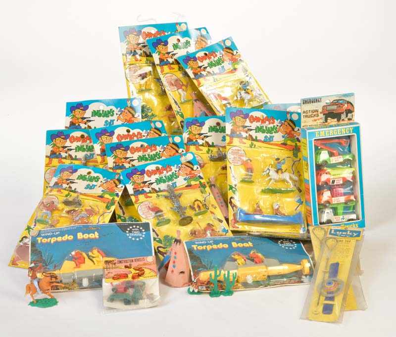 Bundle Plastic Toys, Hong Kong, mostly original package, treasure troveKonvolut Kunststoff