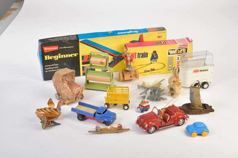 Large Bundle of Toys, Graupner, VW Models a.o., extensive, part. used, please inspectGroßes Konvolut