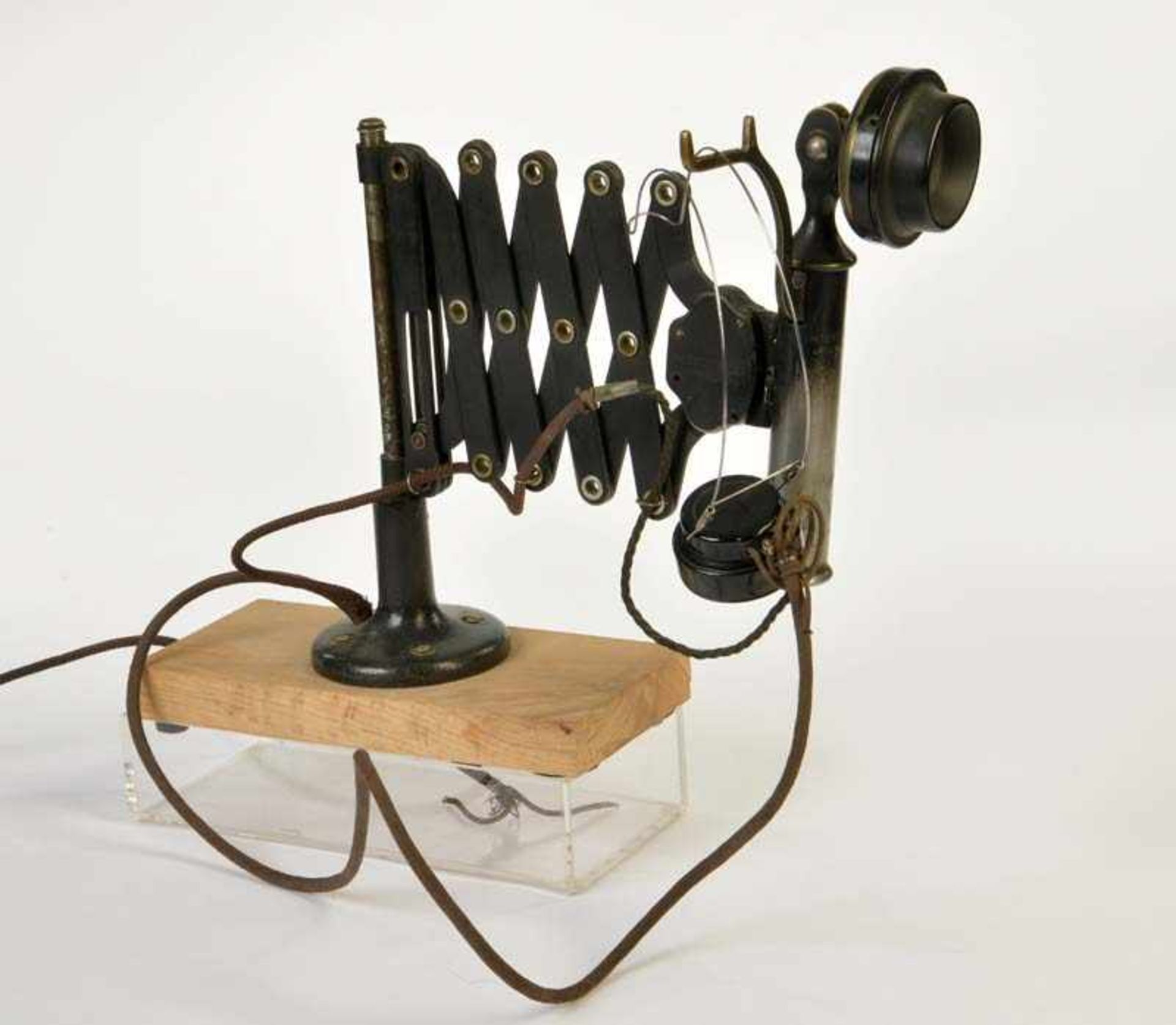 Western Electric, Telephone with Claws Grids, USA, tinWestern Electric, Telefon mit Scherengitter,