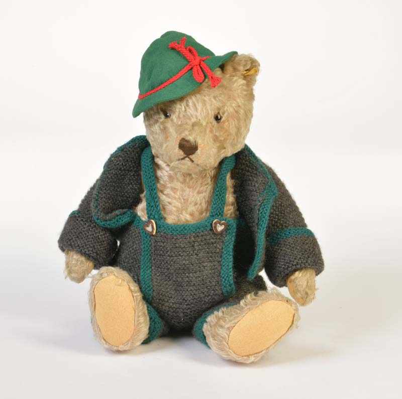 Steiff, Bear with Hat, C 1-2Steiff, Bär mit Hut, 44 cm, Z 1-2- - -21.50 % buyer's premium on the