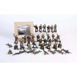 Bundle 38 Soldiers + 1 Box, GDR, plastic, C 1-2Konvolut 38 Soldaten + 1 Okt, DDR, Kst, Z 1-2- - -