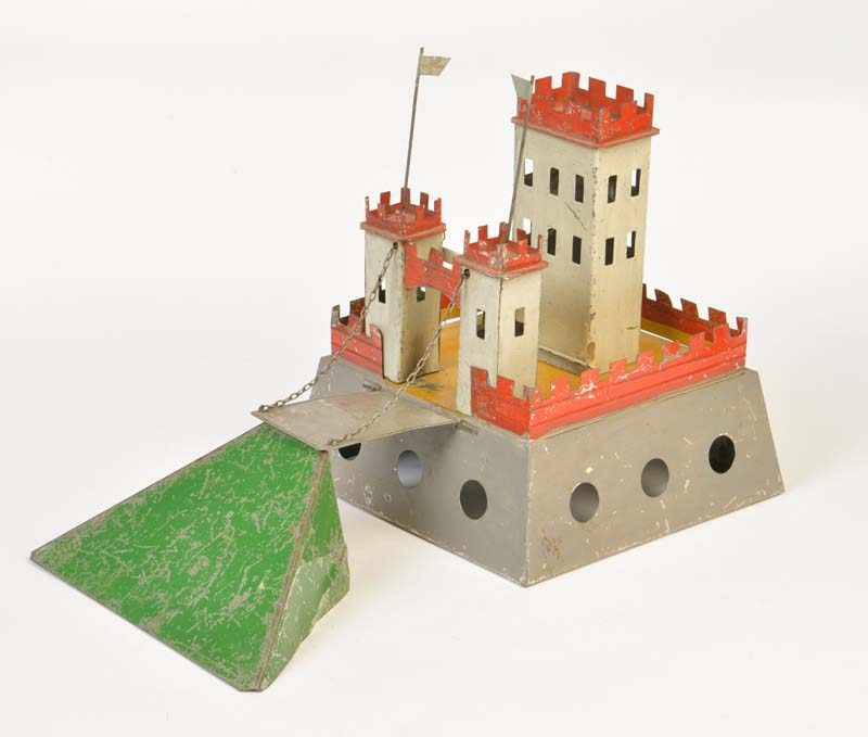 Castle out of Tin, paint d., C 3Burg aus Blech, 20x20 cm, LM, Z 3- - -21.50 % buyer's premium on the