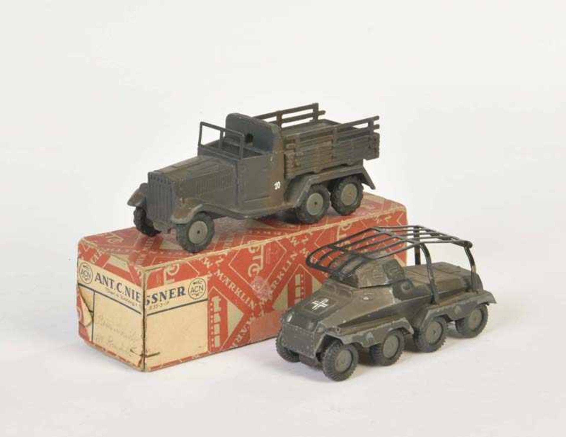 Märklin, 2 Military Vehicles, Germany pw, 1:43, diecast, paint d., 1x box, damaged, please