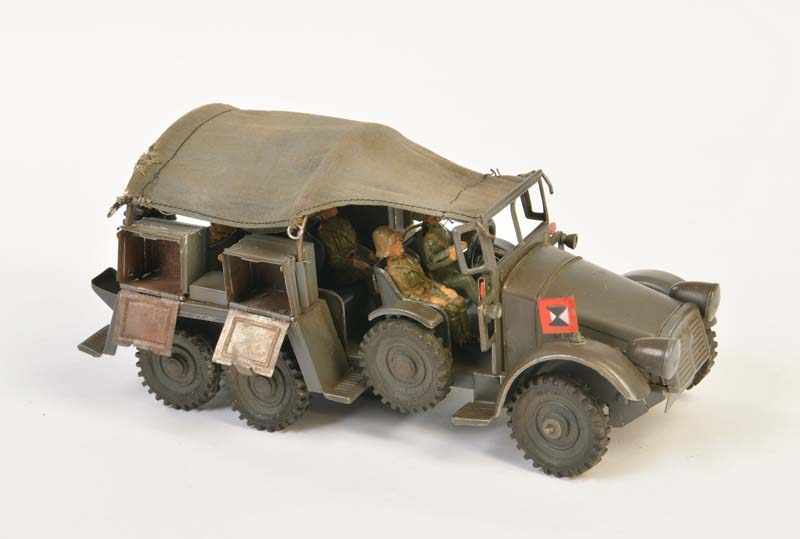 Hausser, Military Vehicle with Tarpaulin, Germany, pw, tin, cw ok, paint d. due to age, with 5 men