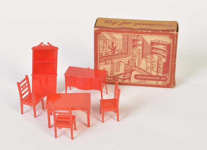 Dolly's Furniture, Dining Room Kit, Netherlands pw, plastic, box C 1-, C 1Dolly's Furniture,