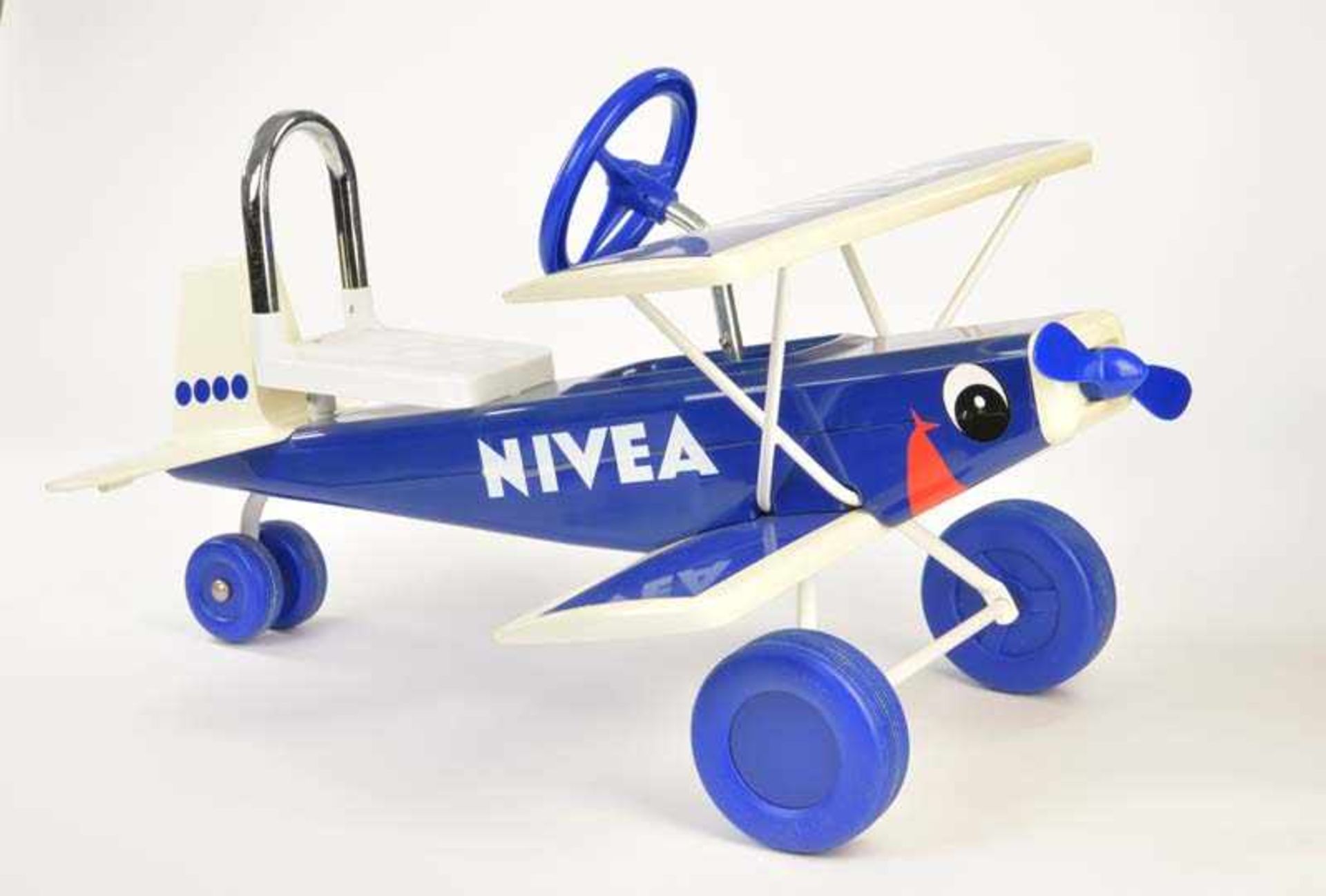 Nivea Advertising Model Plane, plastic, function ok, very good conditionNivea Werbemodell