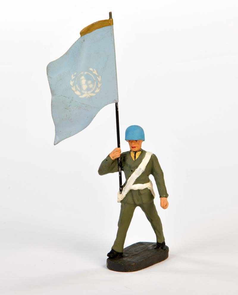 Elastolin, UNO Soldier with Flag, out of composite, hand pattern?, hand painted, please