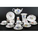 Meissen umfangreiches Teeservice Bunte Blume, 24-teiligPorzellan, polychrome Blumenmalerei,