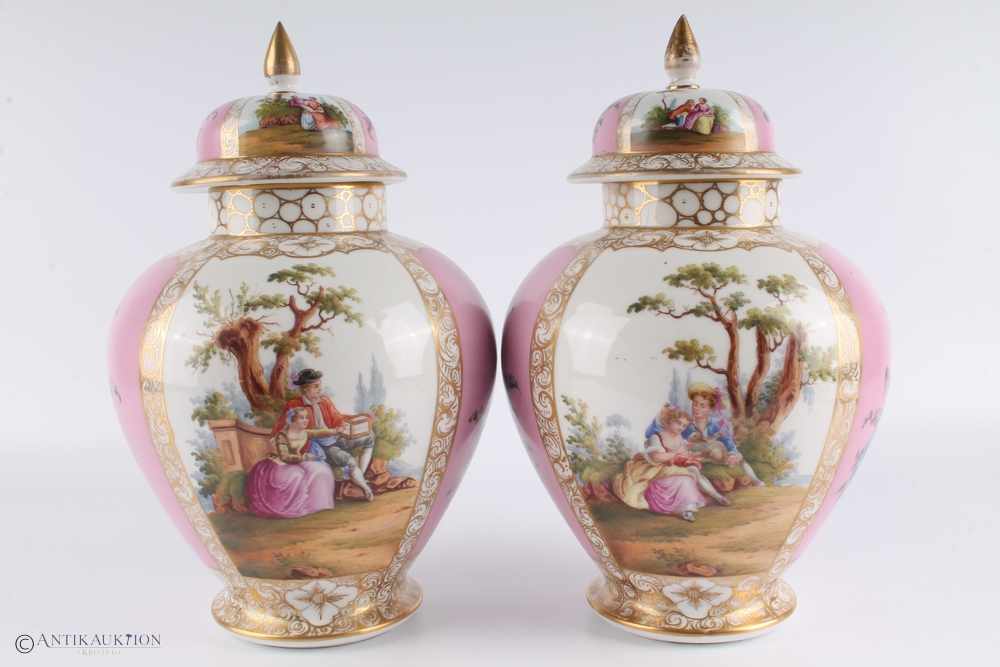 Paar große Balustervasen mit Watteaumalerei,Helena Wolfsohn Porzellanvasen, pinker Grund mit - Image 3 of 7