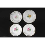 Meissen 4 Wandteller / Teller mit RosendekorPorzellan, Blumenmalerei mit roter und gelber Rose,