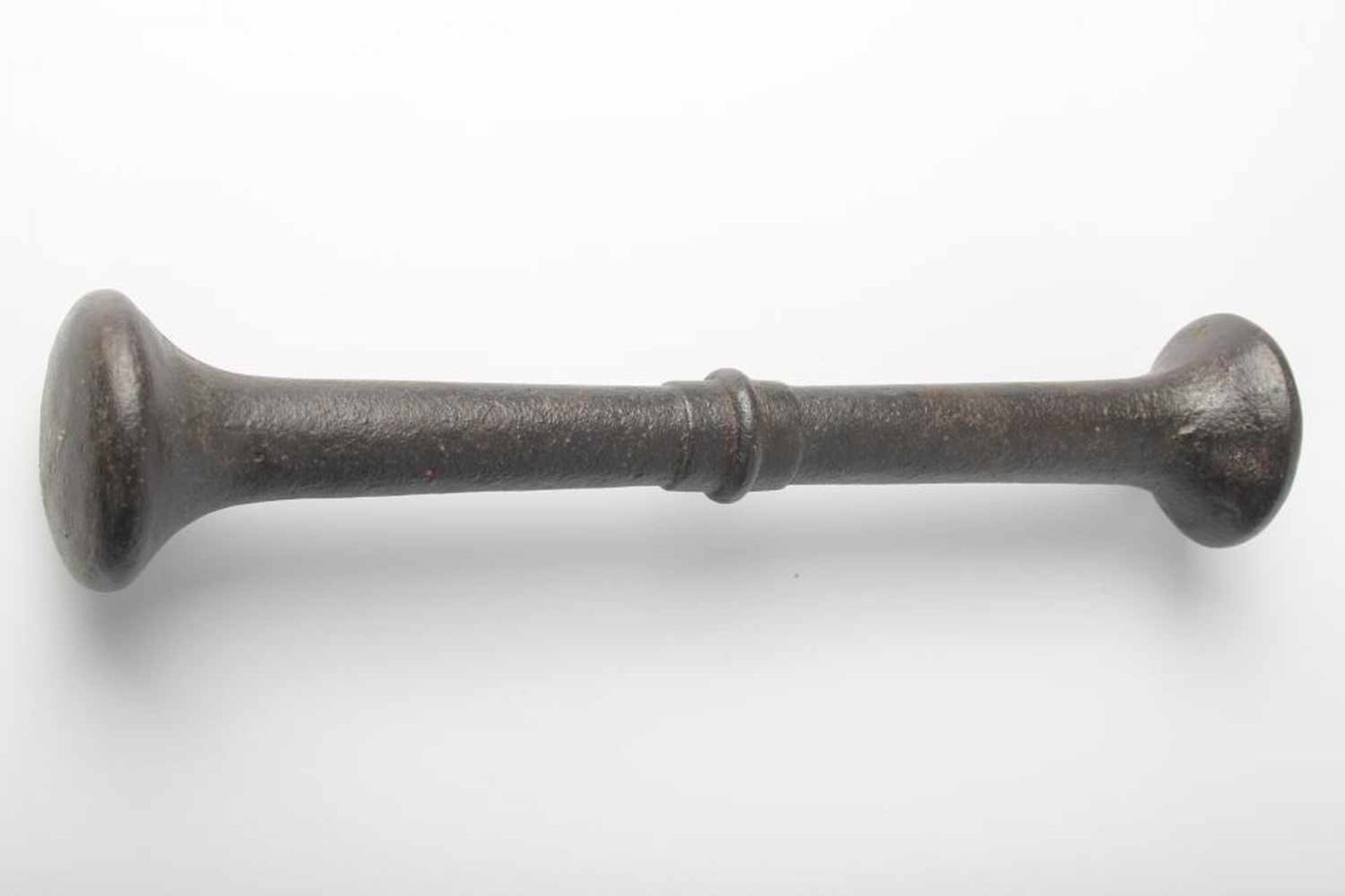 Deutscher Barock Eisenmörser, 18. Jahrhundert,Fuß- & Lippenbereich sind mehrfach getreppt und - Bild 6 aus 6