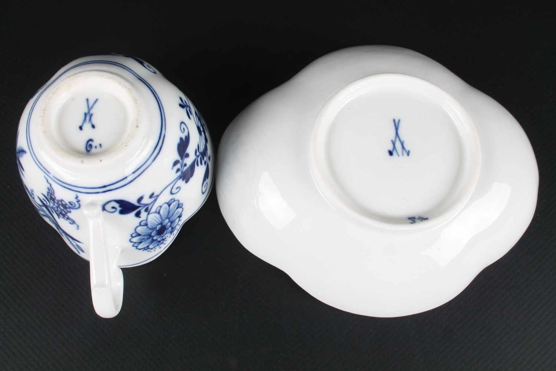 Meissen Zwiebelmuster 5 Kaffeetassen Knaufzeit, Schwertermarke 1. Wahl, Knaufzeit 1860-1924, 5 - Bild 3 aus 3