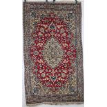 Nain Teppich, Iran, 194x111 cm,handgeknüpfter Teppich, Wolle, 194 cm x 111 cm, 700.000 Konten pro