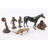 Sammlung Kleinbronzen,6 Bronzefiguren, H 7 cm und kleiner, 2 Afrikaner, Pferd, Hase, Robbe und