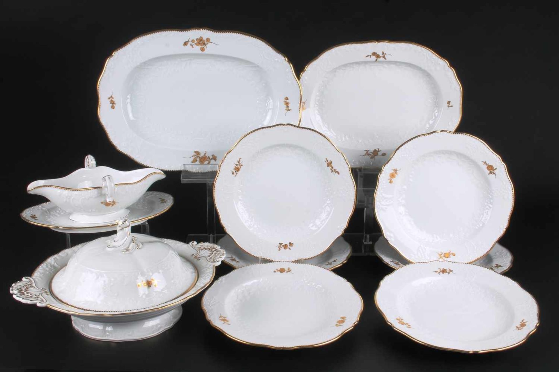 MEISSEN 10-teiliges Speiseservice Goldzweig mit Goldzahnkante,blaue Schwertermarke mit 2