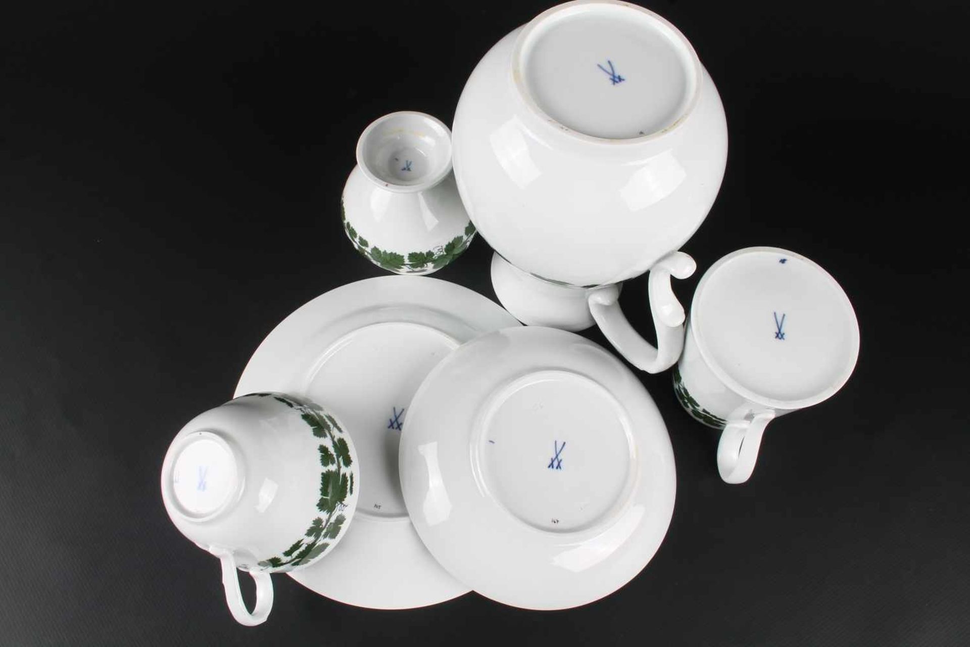 Meissen Tete-a-tete Kaffeeservice Weinlaub, Porzellan, Schwertermarke 1. & 2. Wahl, Pfeifferzeit - Bild 6 aus 6