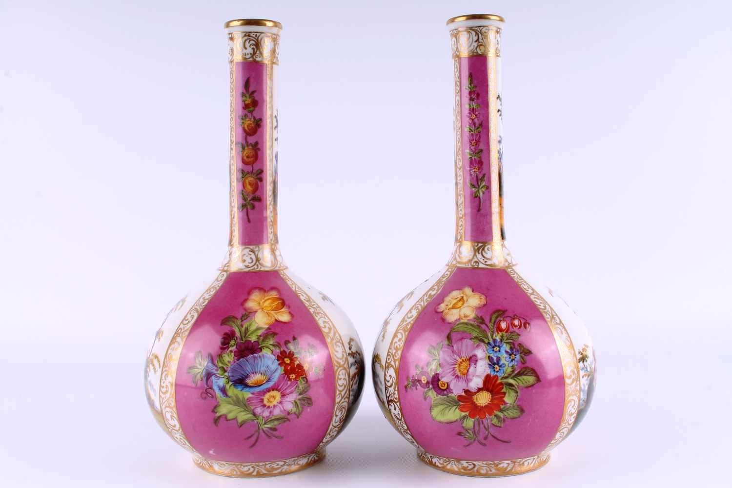 Vasenpaar Helena Wolfsohn,Paar Porzellanvasen in lila, polychrome Unterglasurmalerei mit Blumen - Image 3 of 7
