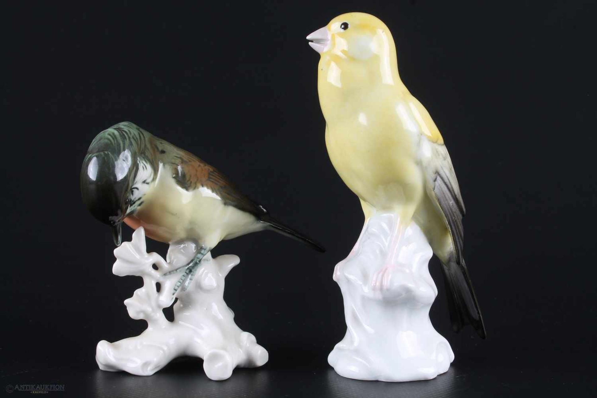 Karl ENS - 2 Vögel Porzellanfiguren,Volkstedt Porzellan, Höhe 13,5 cm und 9 cm, grüne Firmenmarke