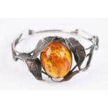 Art Deco Bernstein Armreif, 925 Silber, Amber, Armreif mit großem Bernstein und Blatt-