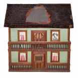 Puppenhaus um 1900Großes Puppenhaus wohl Moritz Gottschalk. Schrägbedachung mit Schindeln aus