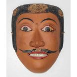 Maske,Figur u. 2 Wayang Kulit Schattenspielfiguren 1.H.20.Jhdt. Holz, Büffelpergament u. Horn.