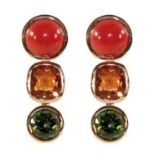 Paar Ohrsteckerin Roségold 750 gest. mit 2 Korall-Cabochons zus. 11,49 ct. 13,10 u. 13,30 mm rund