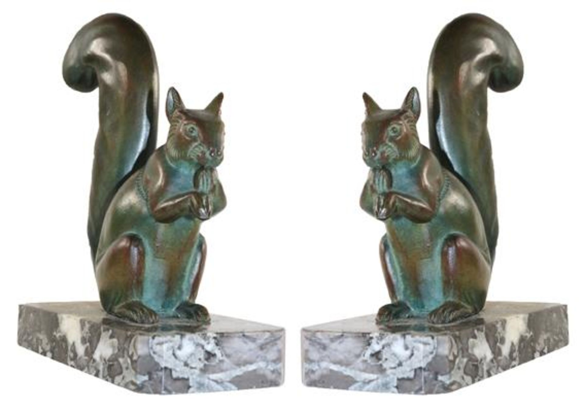 Leducq, Michel.Paar figürliche Buchstützen des Art Deco. Eichhörnchen, Régule- Bronze um 1930, mit