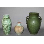 Krämer - Zschäbitz, Grete.Zusammenstellung von drei kleinen Keramiken - zwei kleinen Vasen und einem