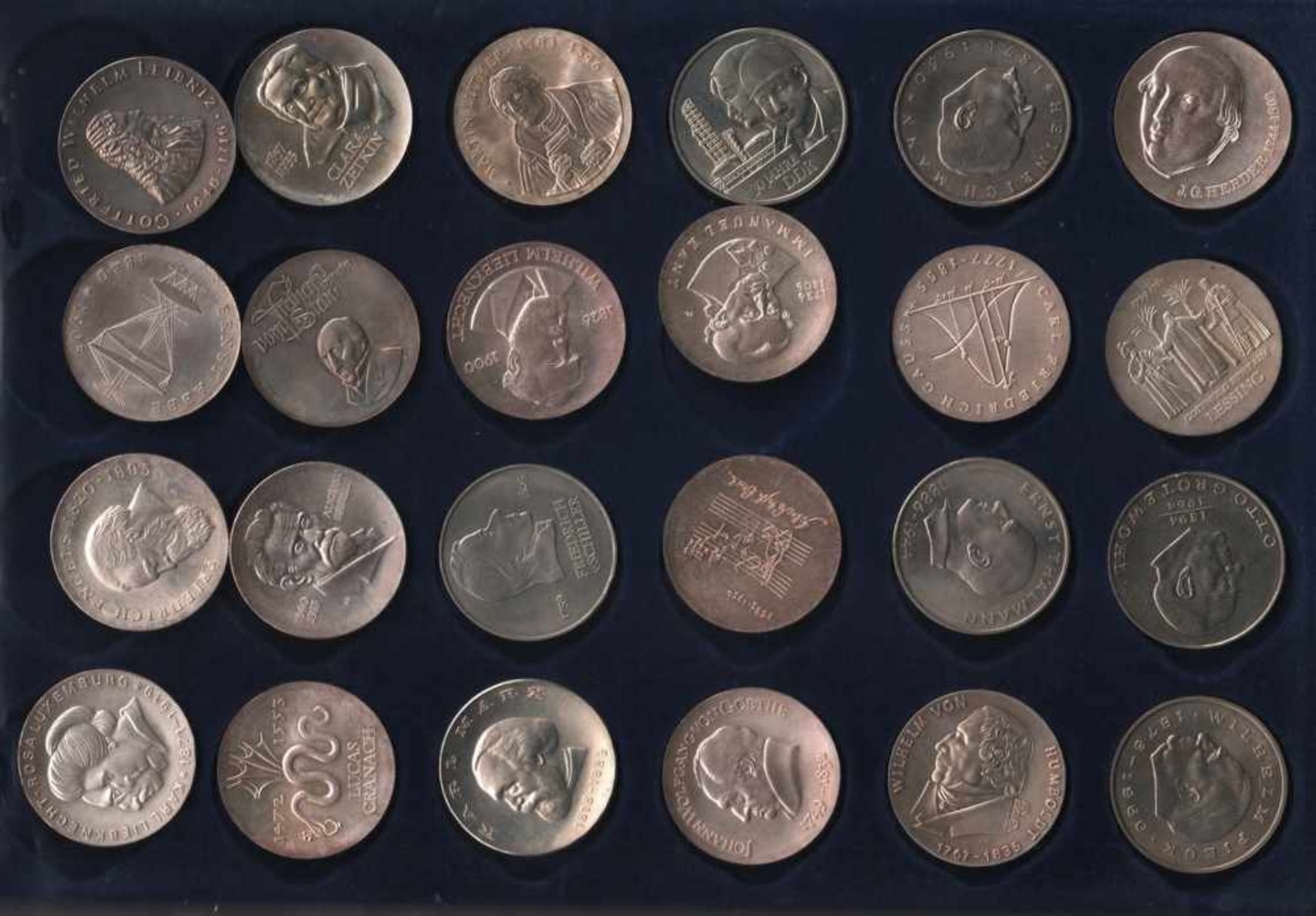 DDR. 34 Münzen à 20 Mark.(25 Silbermünzen und 9 Kupfer-Nickel- Zink - Münzen). Gedenkmünzen. VEB - Bild 3 aus 3