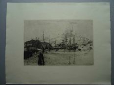 Eckener, Alexander.(Flensburg 1870 - 1944 Aalen). An der Schiffsbrücke in Flensburg. Radierung von