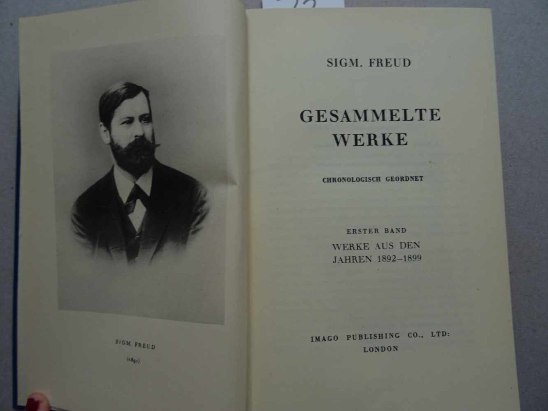 Psychologie.- Freud, S.Gesammelte Werke. Chronologisch geordnet. 18 in 17 Bdn. Mischauflage. London, - Bild 2 aus 3