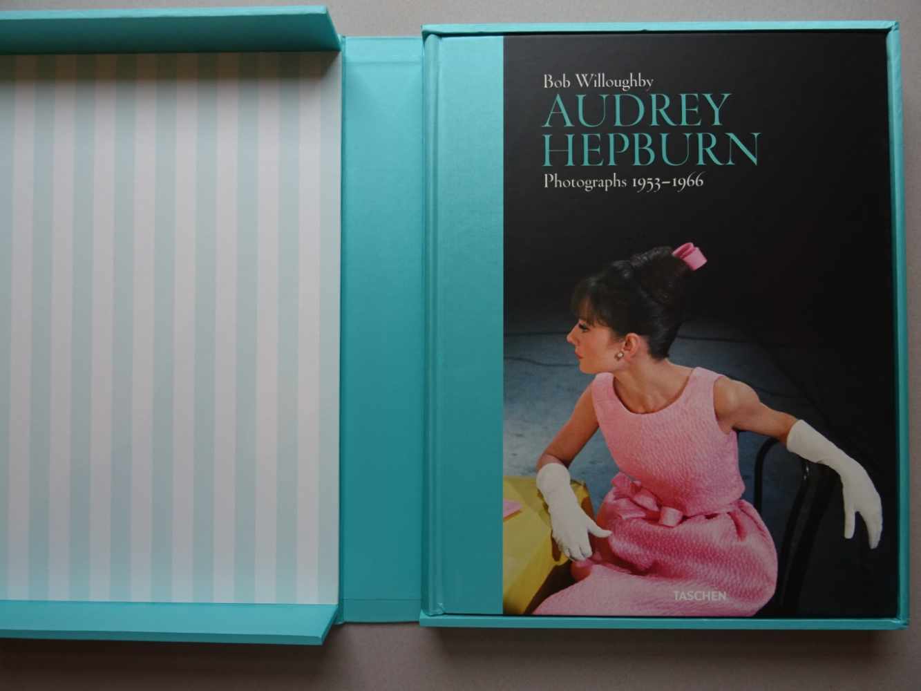 Fotografie.- Willoughby, B.Audrey Hepburn Photographs 1953 - 1966. Köln, Taschen, 2010. 282 S. Mit