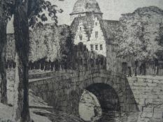 Paulsen, Ingwer.(Ellerbek 1883 - 1943 Halebüll). Brücke in Friedrichstadt. Radierung, um 1920.