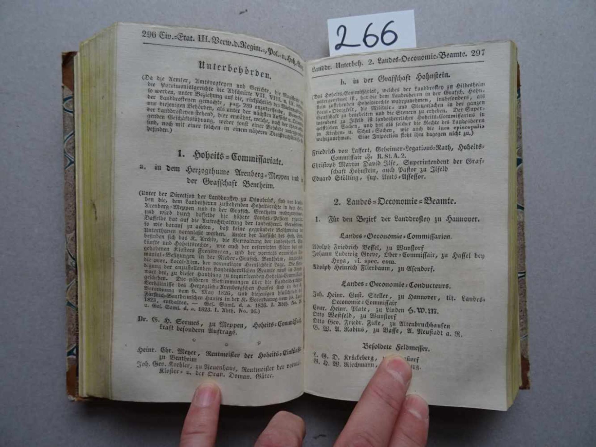Niedersachsen.Staats- und Adress-Kalender für das Königreich Hannover auf das Jahr 1835. Hannover, - Image 3 of 4