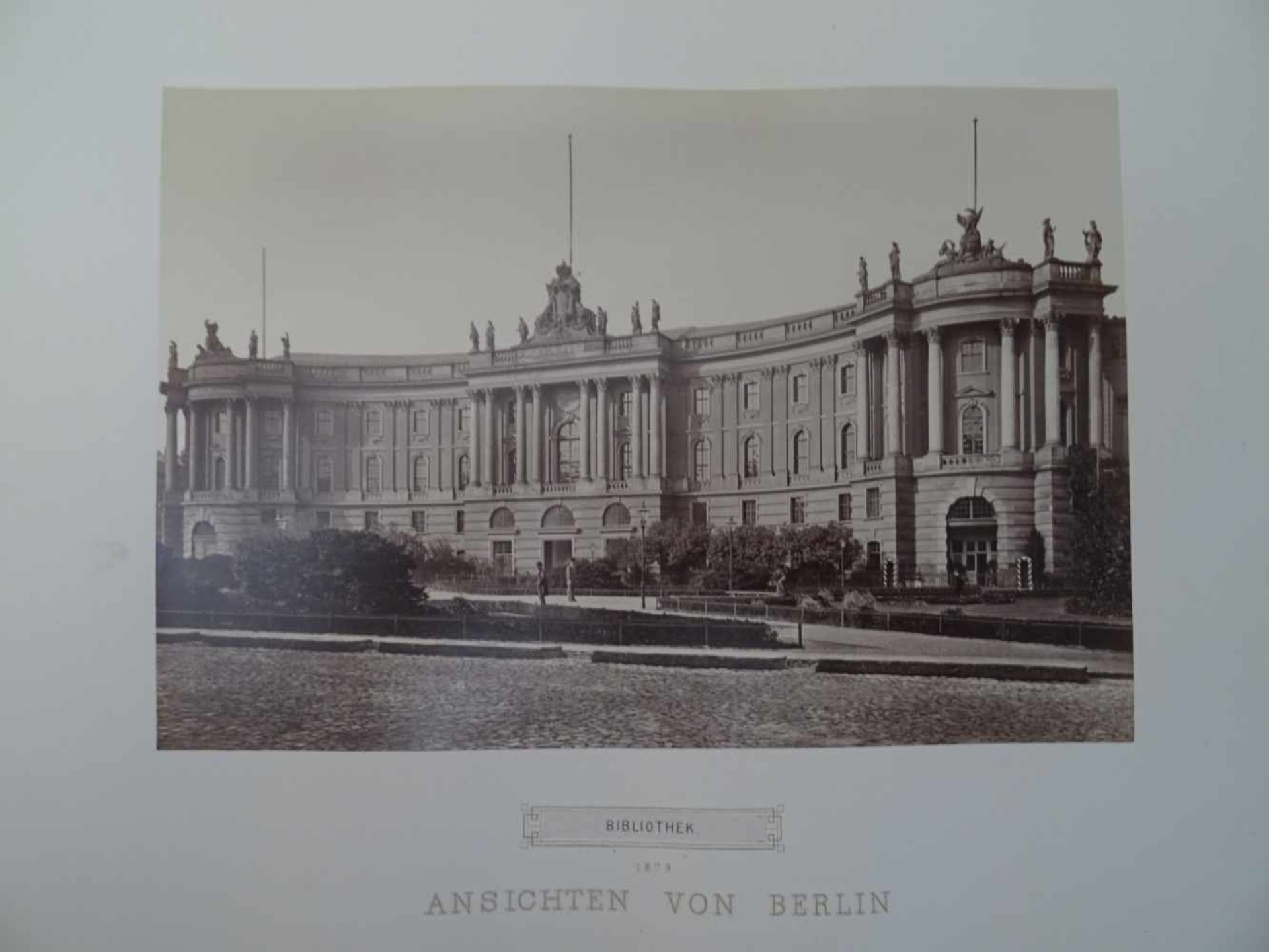 Berlin.Ansichten von Berlin. Berlin, Photographische Gesellschaft, 1879-82. 27 mont. Orig.- - Bild 2 aus 7
