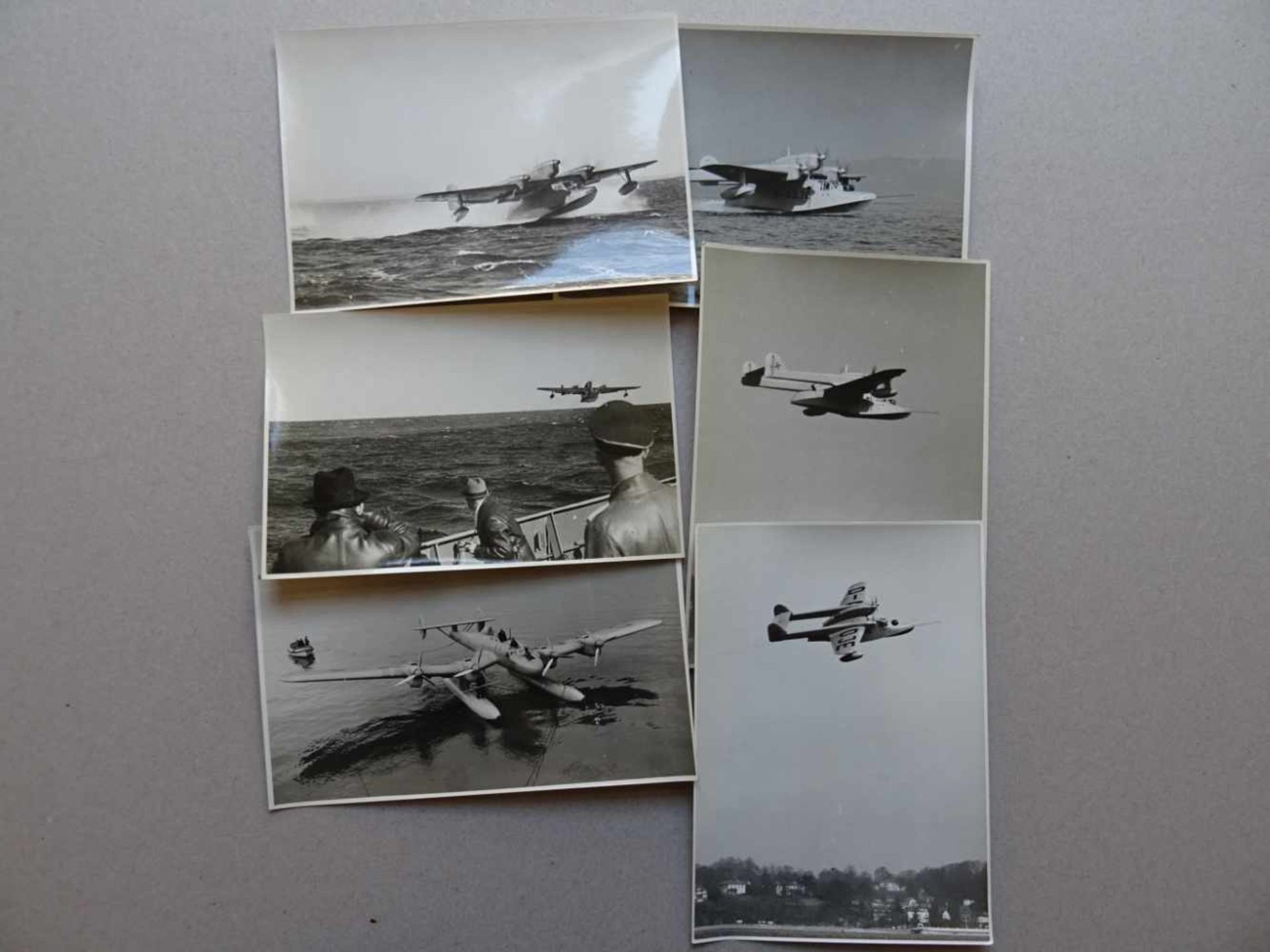Luftfahrt.- Blohm & Voss.Hamburg, 1939. 9 Bll. Mit zahlr. Fotografien u. 1 doppelblattgr. Karte. 4°. - Bild 4 aus 5