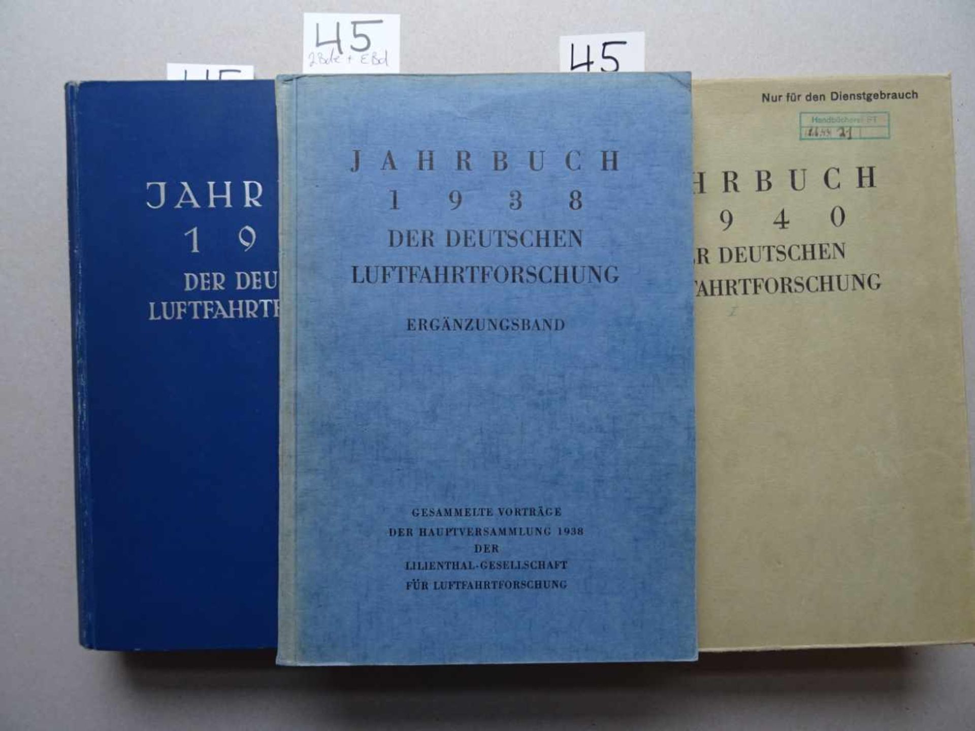 Luftfahrt.Jahrbuch der deutschen Luftfahrtforschung. 3 Bde. der Reihe. München u. Berlin,