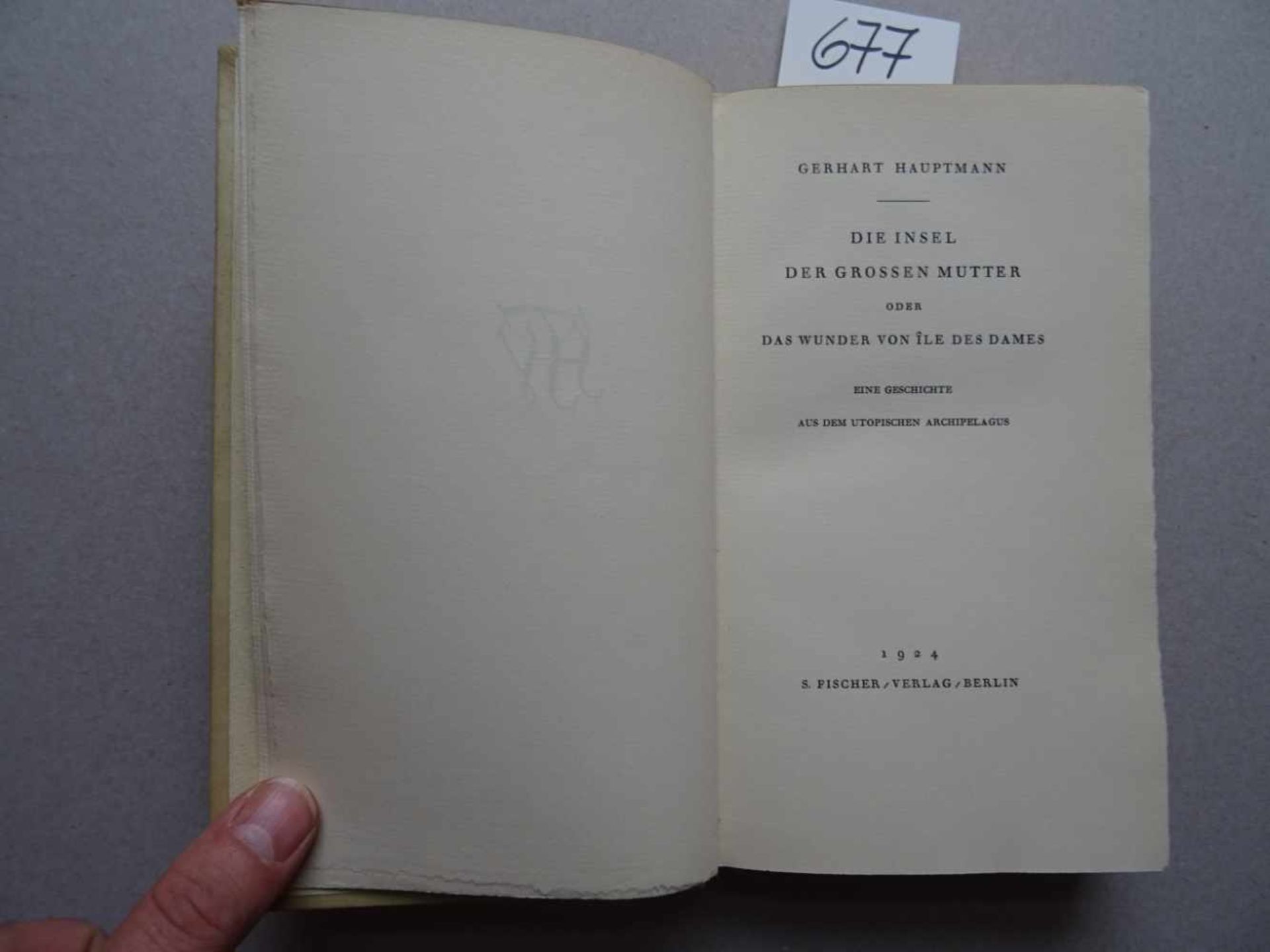 Pressendrucke.- Hauptmann, G.Die Insel der großen Mutter oder Das Wunder von Ile des Dames. Eine