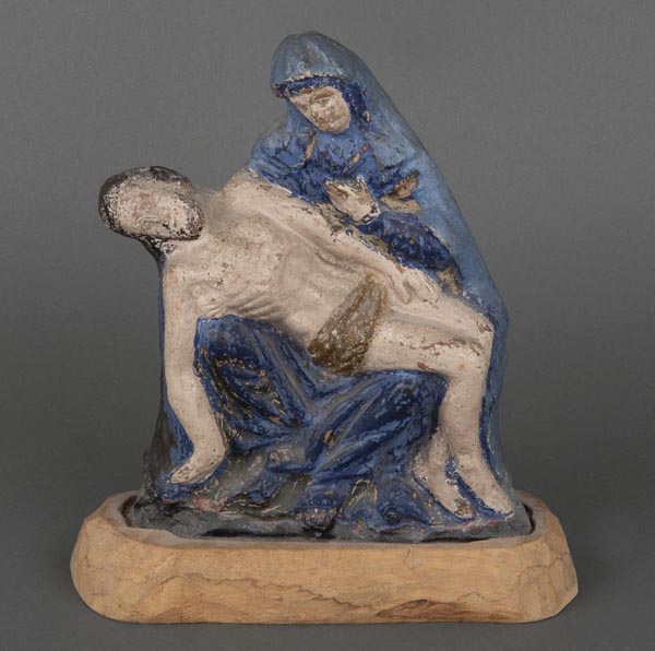 Pietà. Südeuropa 18. Jh. Keramik, bunt bemalt, auf Holzsockel, H=24,6 cm.