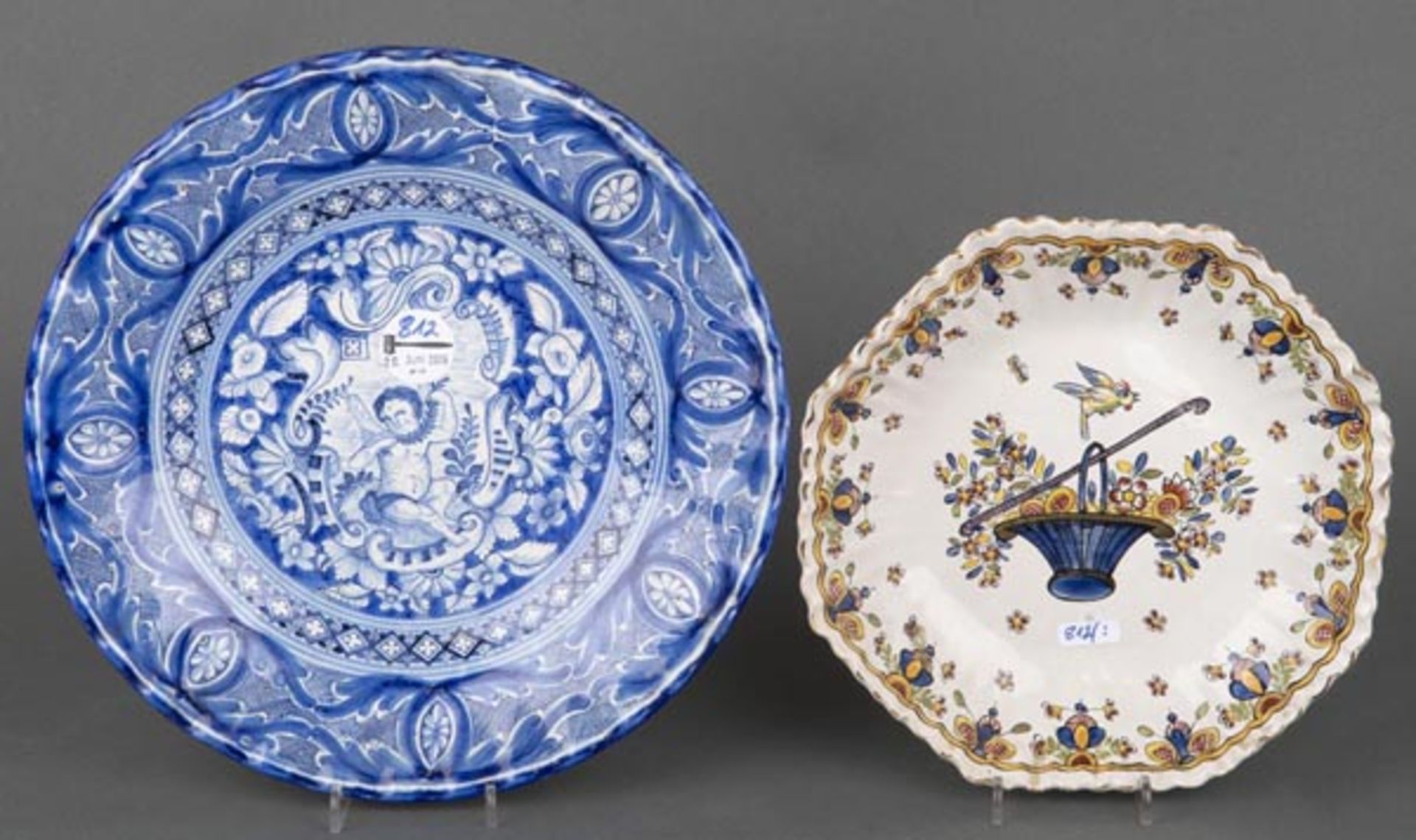 Schale und Teller. Frankreich 19. Jh. Fayence, unterglasurblau bzw. bunt floral bemalt, H=5 cm, D=