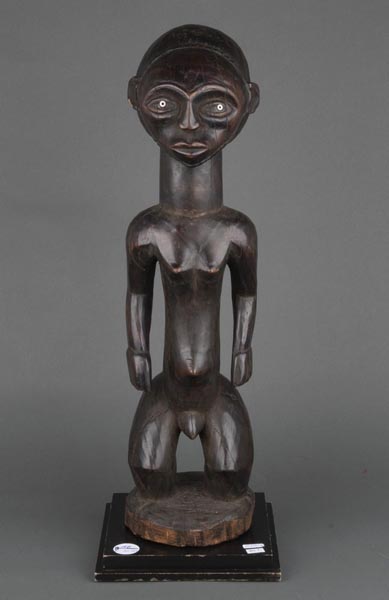 Ahnenfigur der Baluba. Kongo. Massivholz, geschnitzt, H=64 cm.