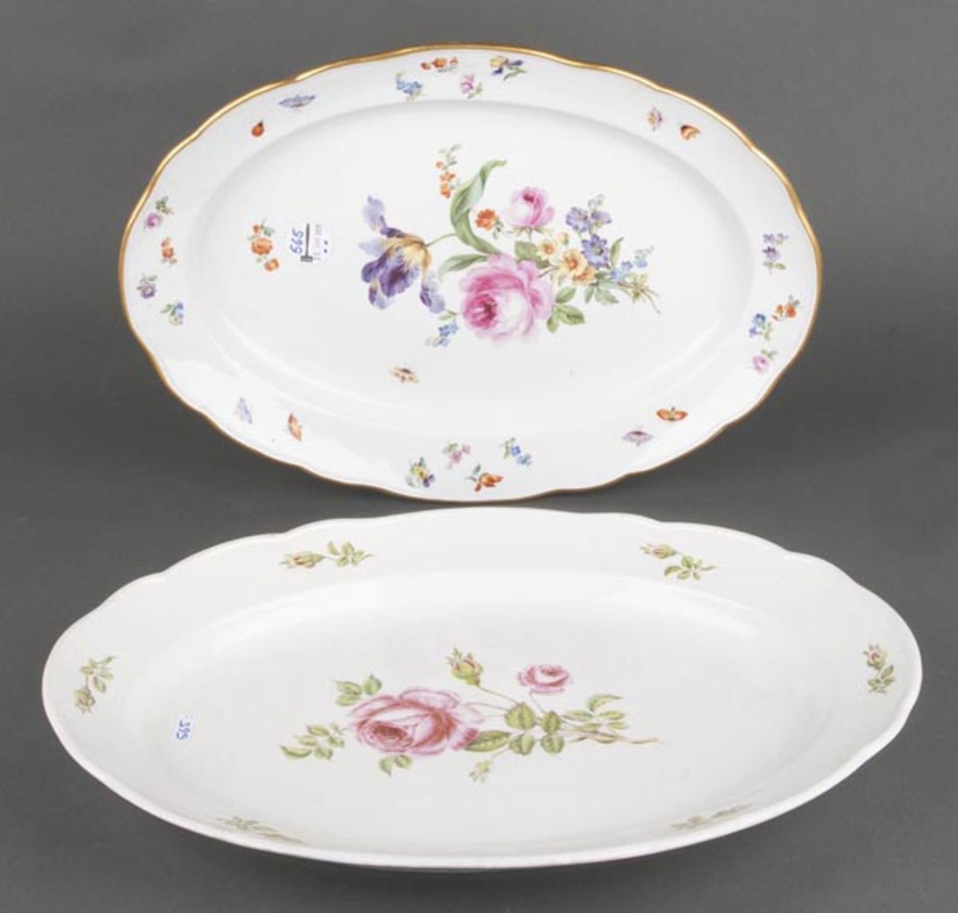 Zwei ovale Platten. Meissen 19. Jh. Porzellan, bunt bemalt Blumenbouquet, umgeben von Streublumen